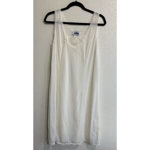 VTG Metropolitan Women’s Size M Full Slip Cream Lace Trim Nylon Made In USA